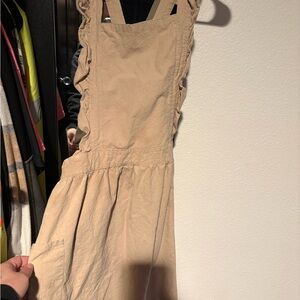 Tan Ruffled apron with pockets